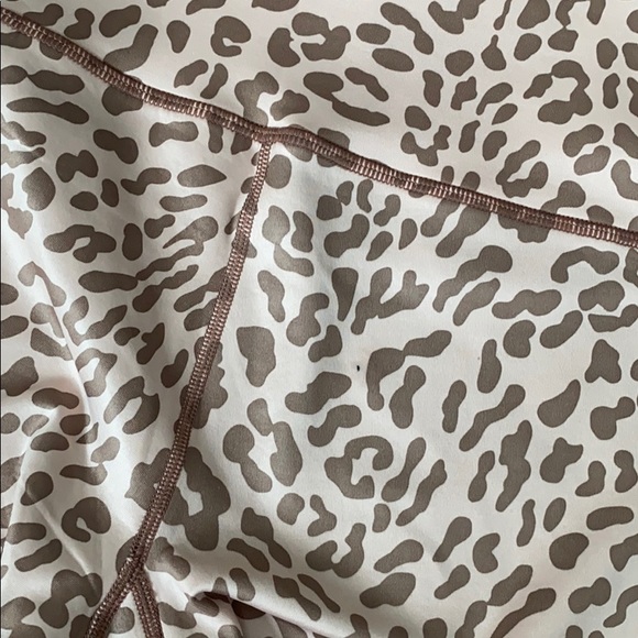 Tan Lines - activewear set - Picture 2 of 2